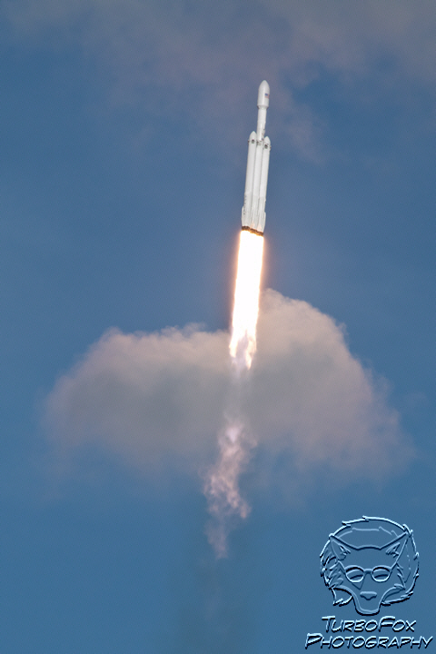 SpaceX Falcon Heavy in Cloud 2018-02-06